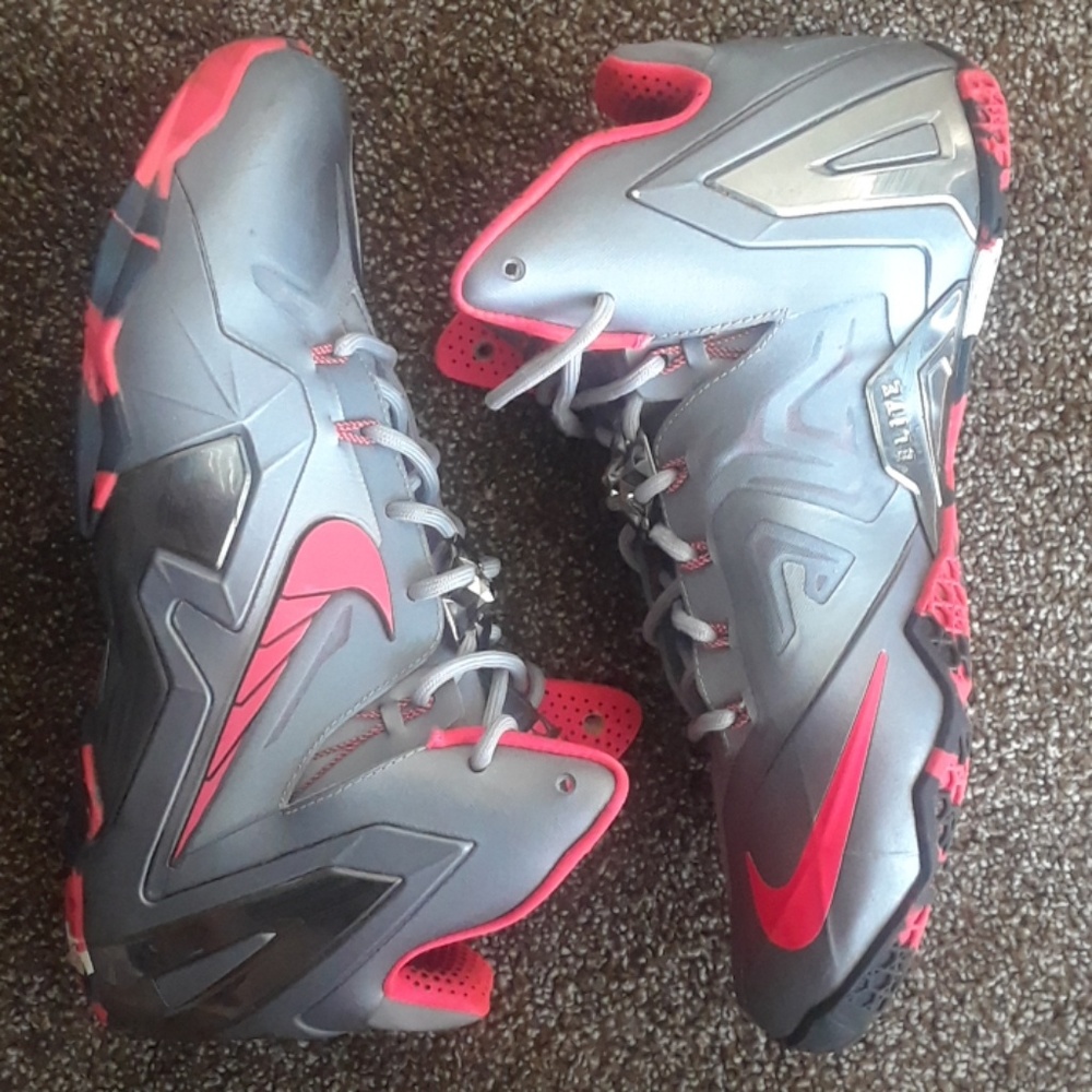 Nike Basketball Elite Series LEBRON XI ELITE